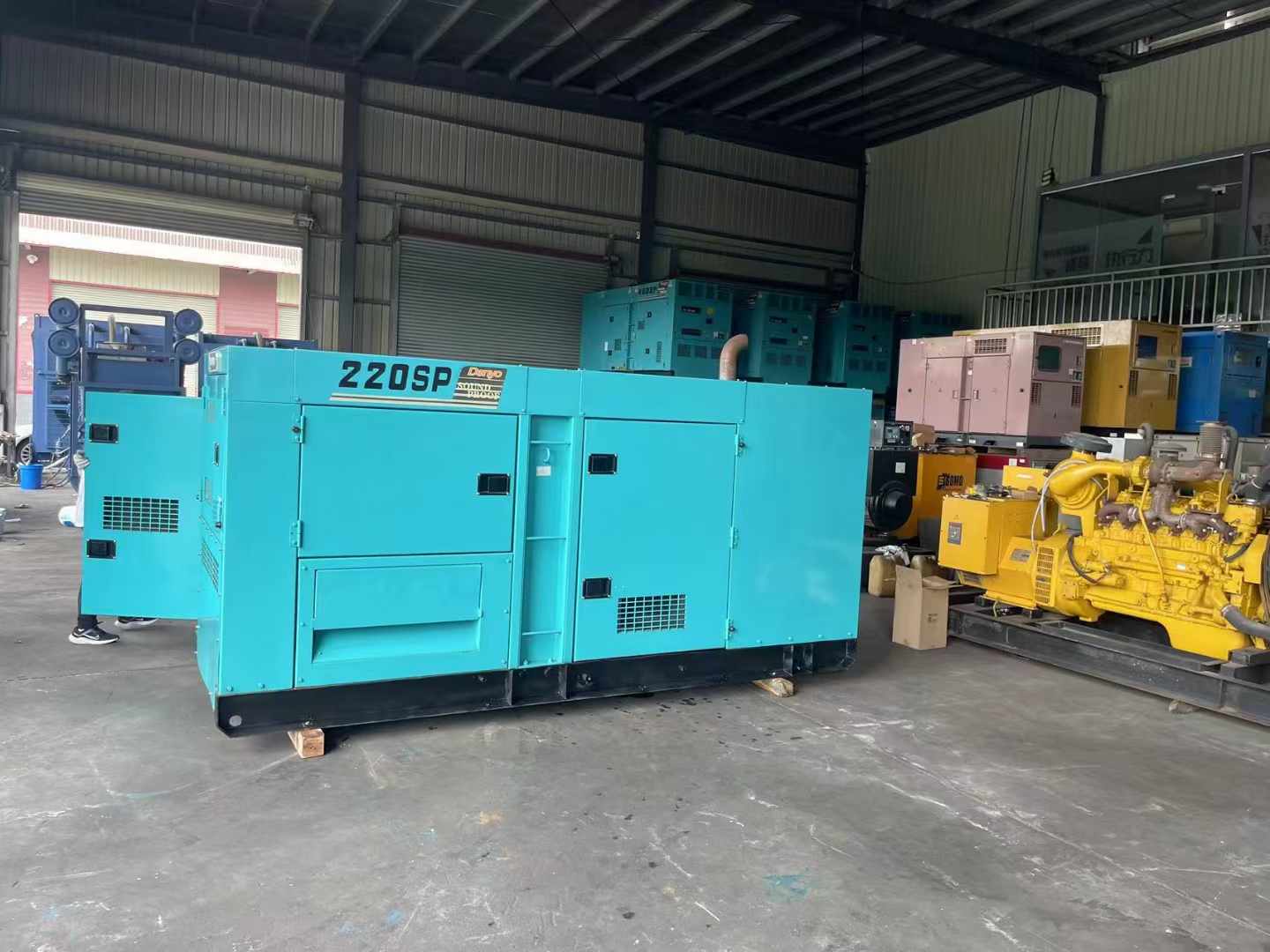 岑巩800kW 柴油发电机的输出电流波动范围是多少？