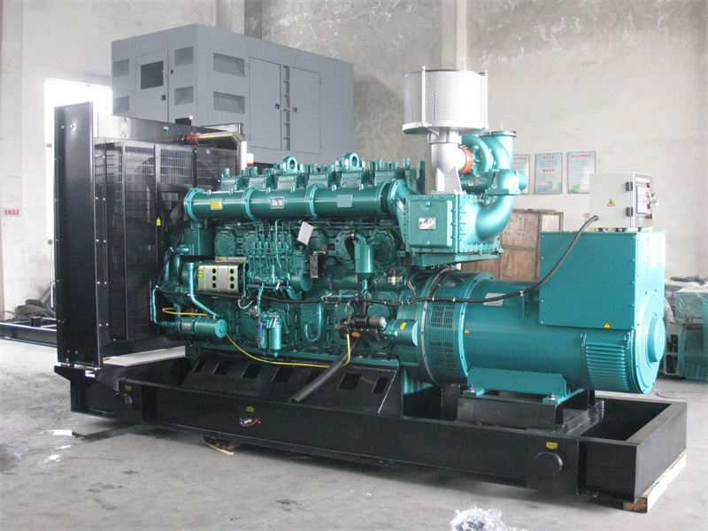 岑巩200KW 柴油发电机的油耗是多少？