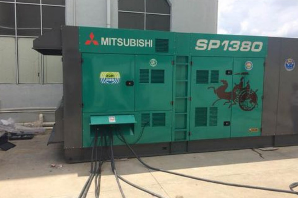 岑巩为什么有些柴油发电机组的输出电压可以调节？