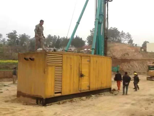 岑巩如何判断水冷式机油散热器密封件是否需要更换？